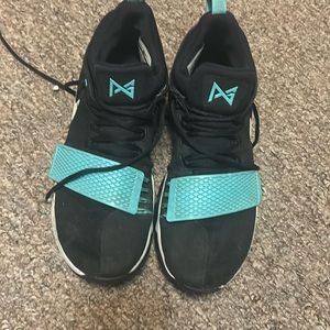 Nike pg 1 size 13